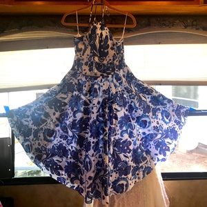 Caroline Costa sz L Blue & White halter dress like New